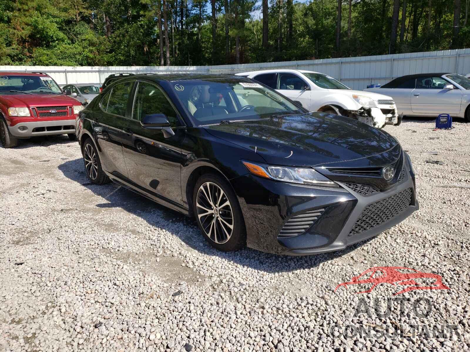 TOYOTA CAMRY 2018 - JTNB11HKXJ3011181