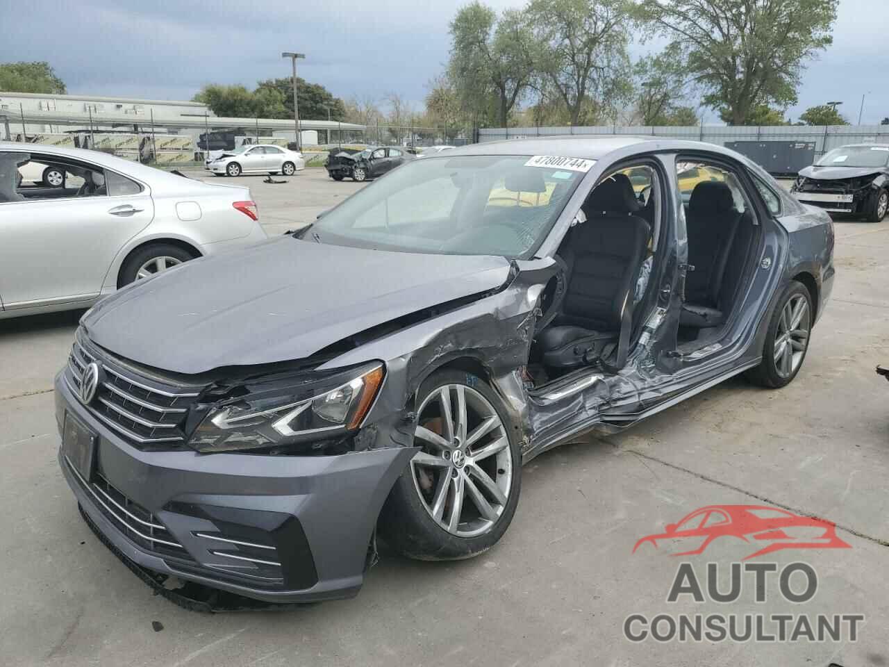 VOLKSWAGEN PASSAT 2018 - 1VWAA7A33JC025930