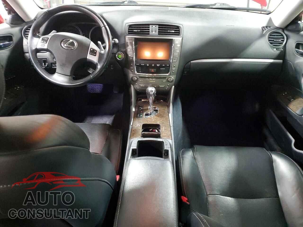 LEXUS IS 2011 - JTHCF5C23B5051115