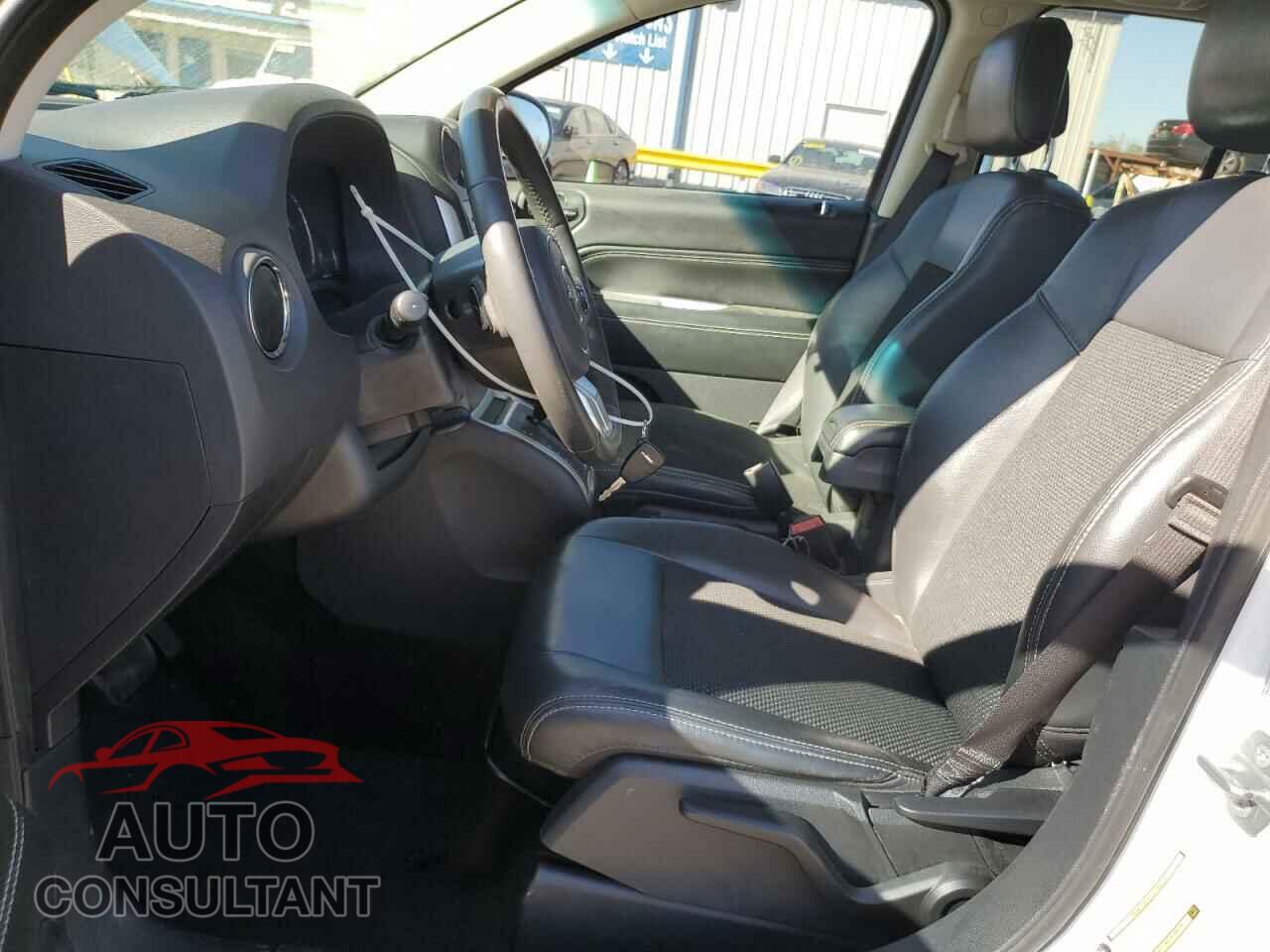 JEEP COMPASS 2015 - 1C4NJCEB2FD401761