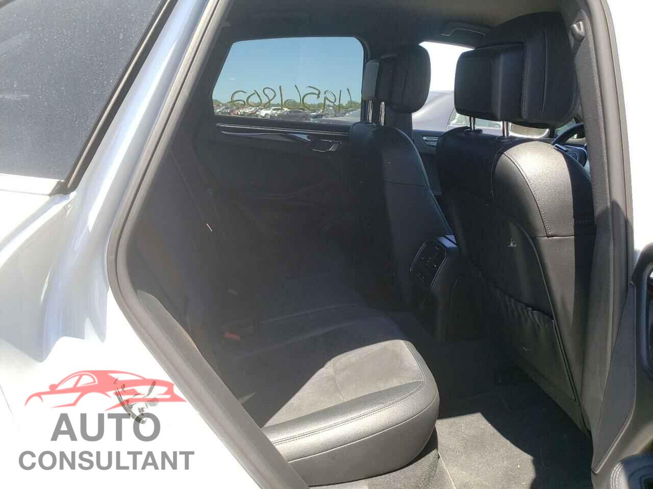 PORSCHE MACAN 2017 - WP1AA2A52HLB04571