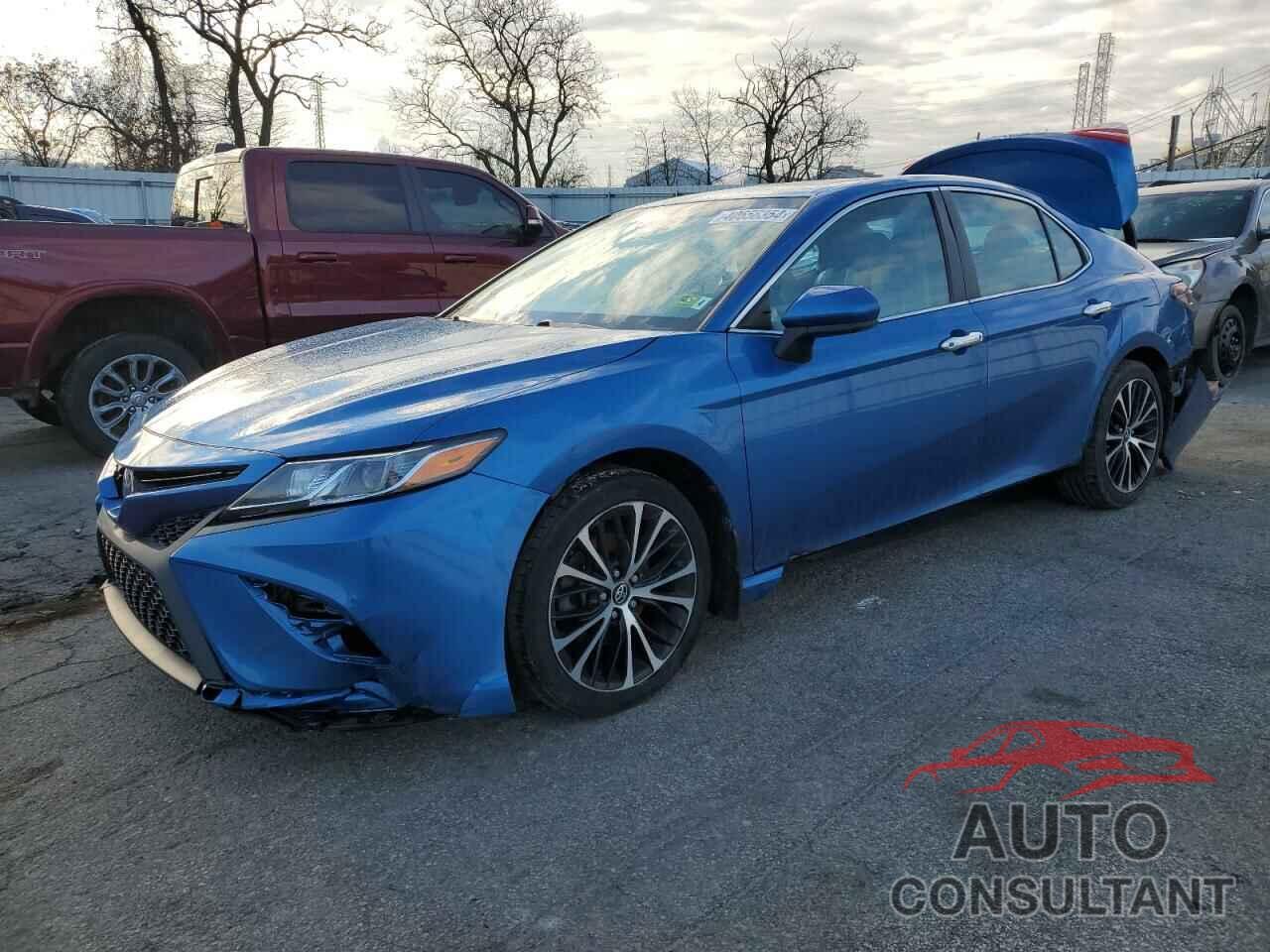 TOYOTA CAMRY 2018 - 4T1B11HK2JU133463