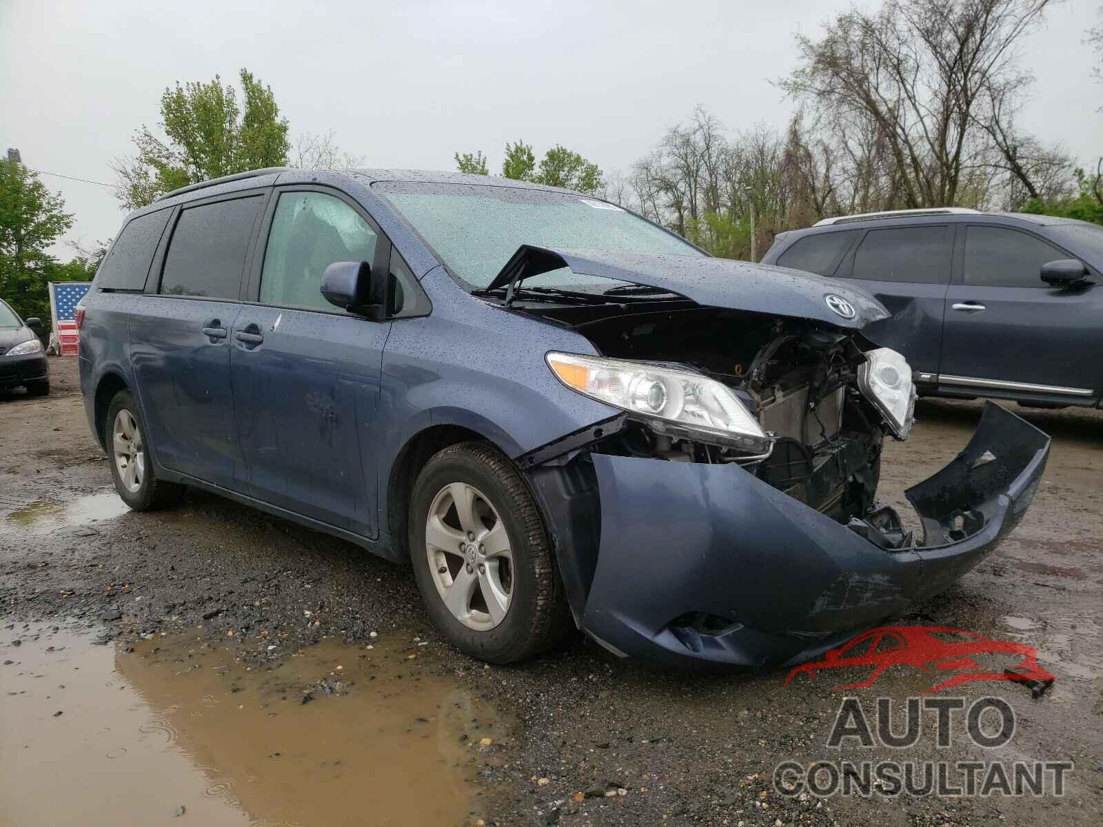 TOYOTA SIENNA 2017 - 5TDKZ3DC2HS867140