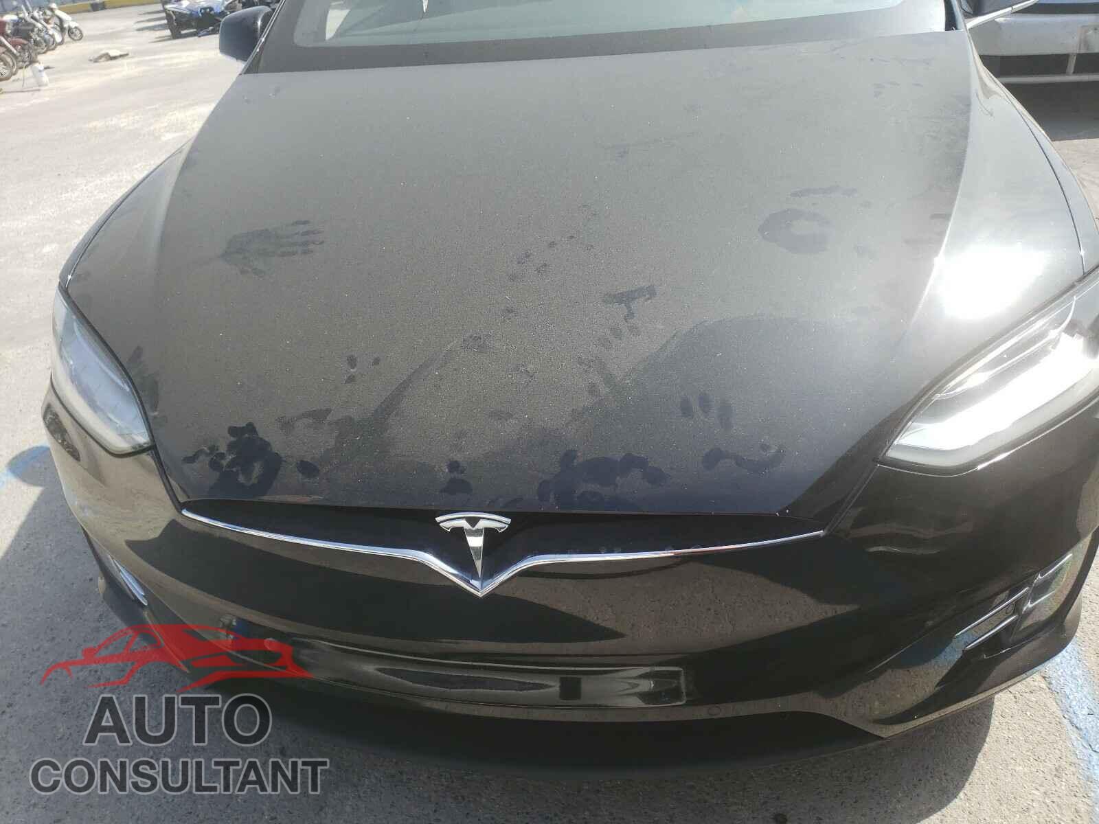 TESLA MODEL X 2016 - 5YJXCBE21GF005747