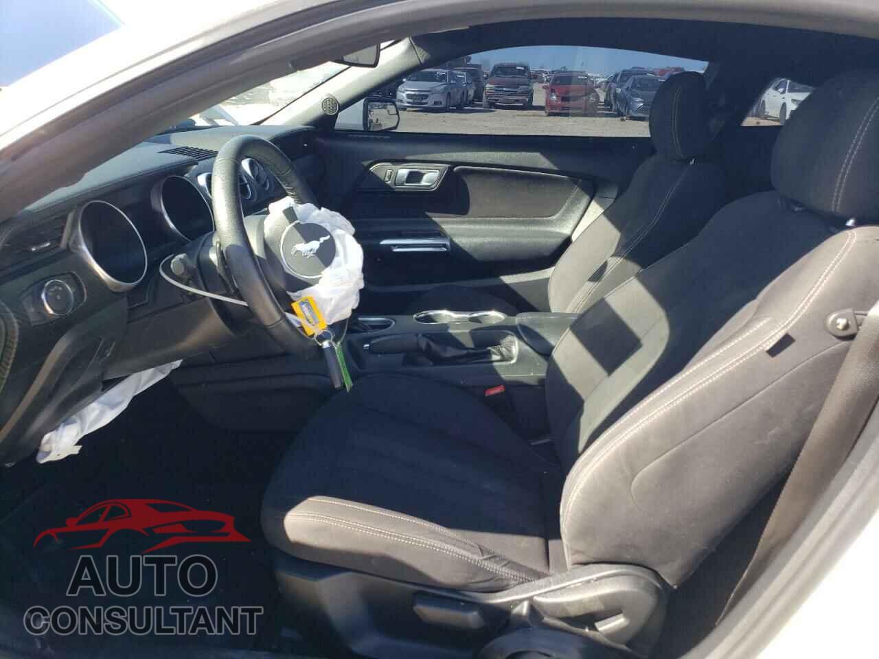 FORD MUSTANG 2019 - 1FA6P8TH2K5123073