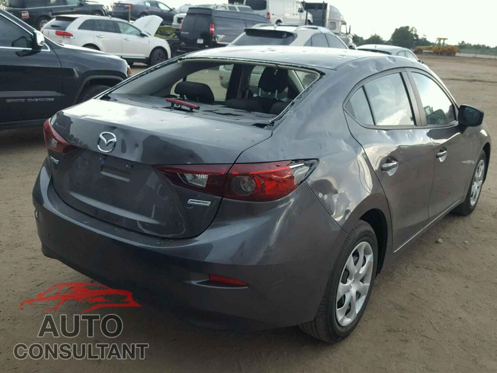 MAZDA 3 2018 - 3MZBN1U79JM229733