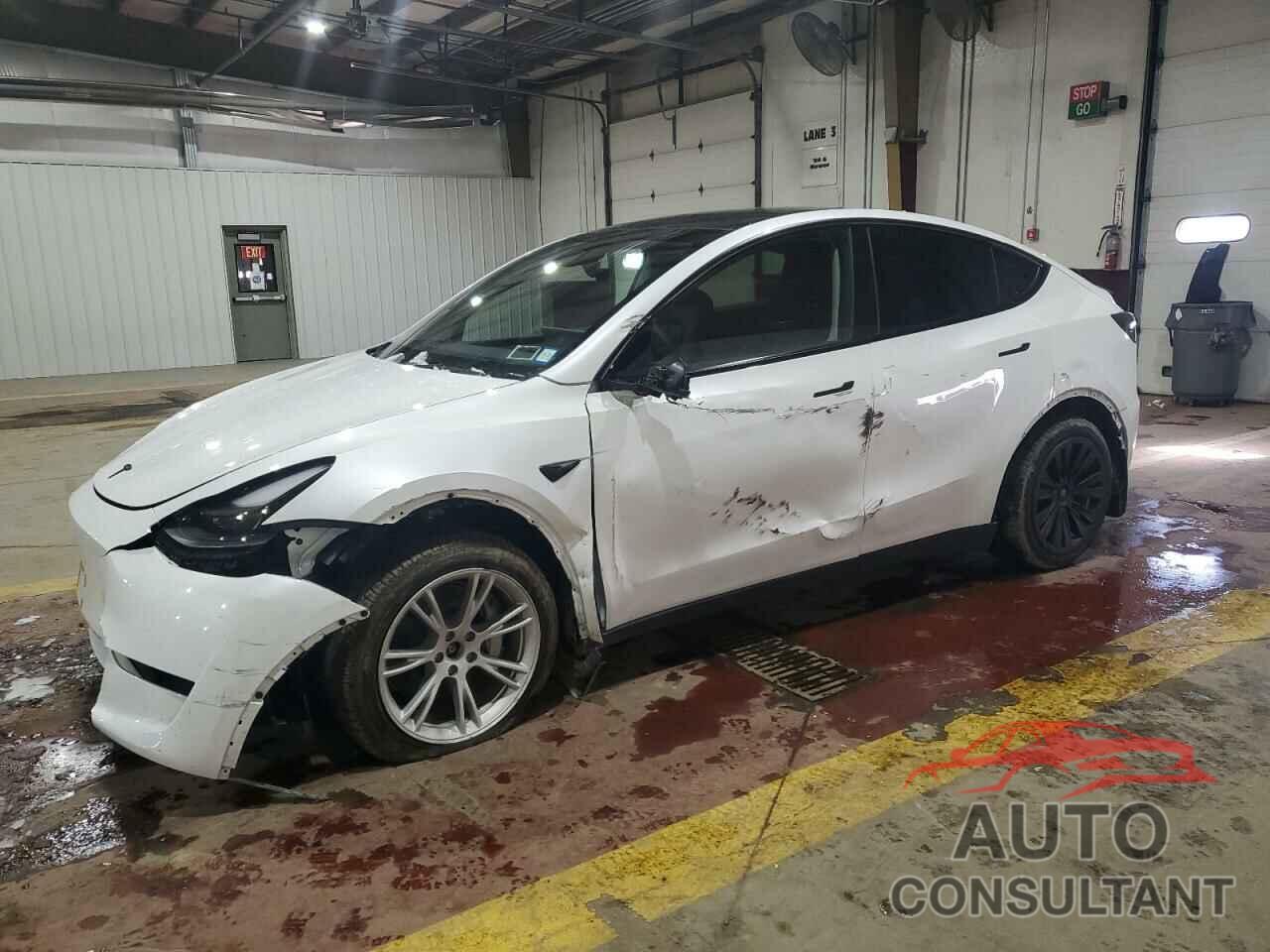 TESLA MODEL Y 2024 - 7SAYGDEE0RA276512