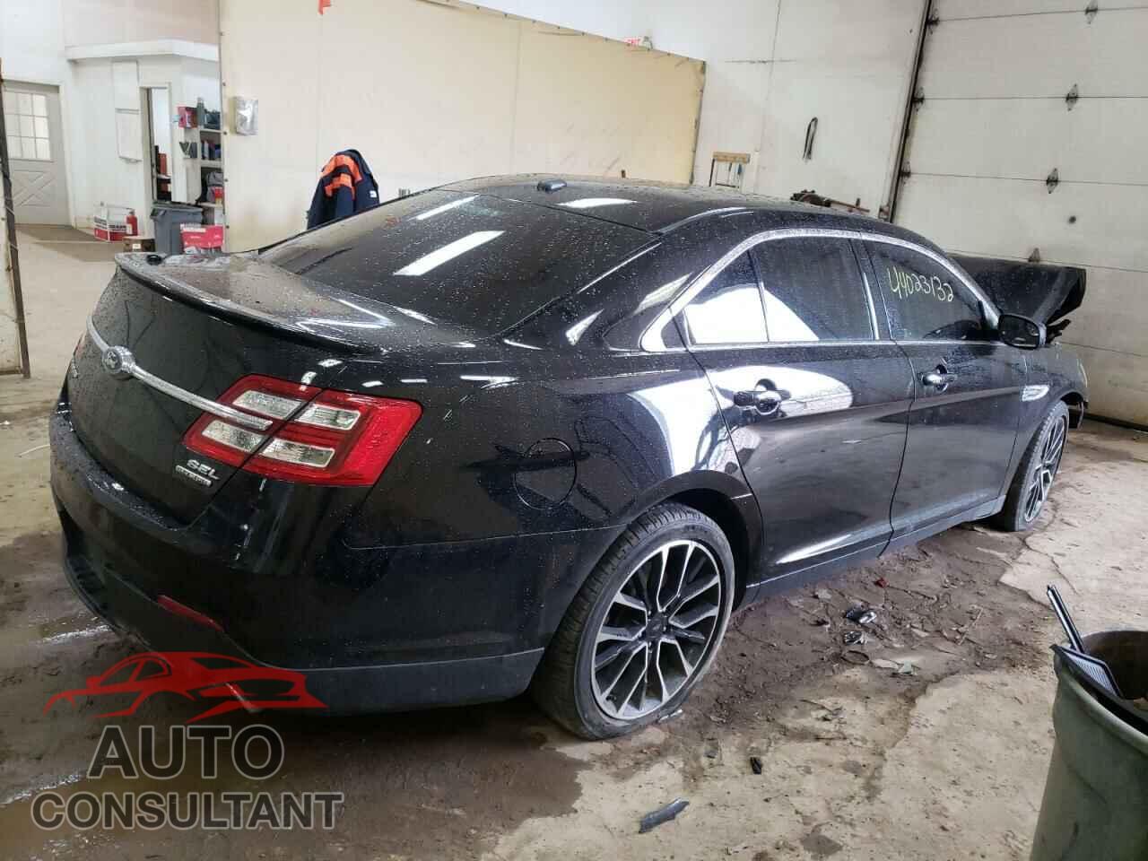 FORD TAURUS 2018 - 1FAHP2E85JG134624