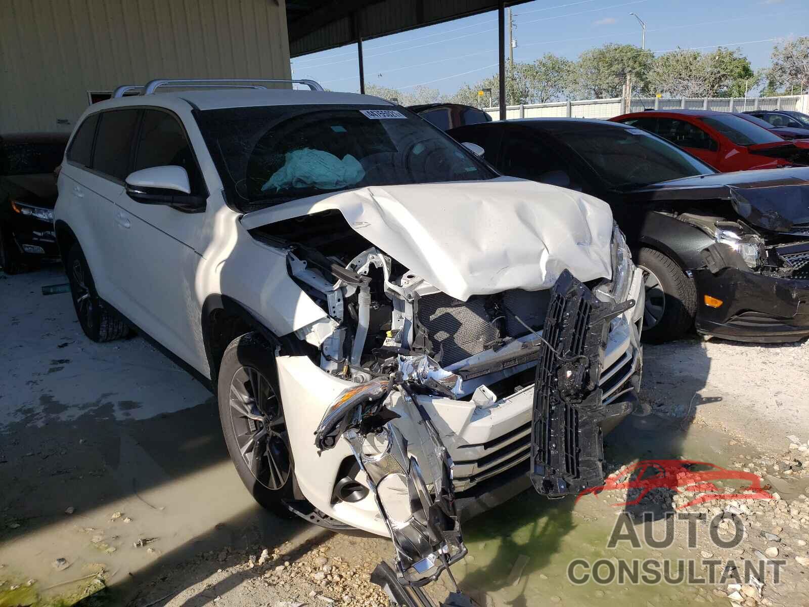 TOYOTA HIGHLANDER 2019 - 5TDZARFH2KS060819