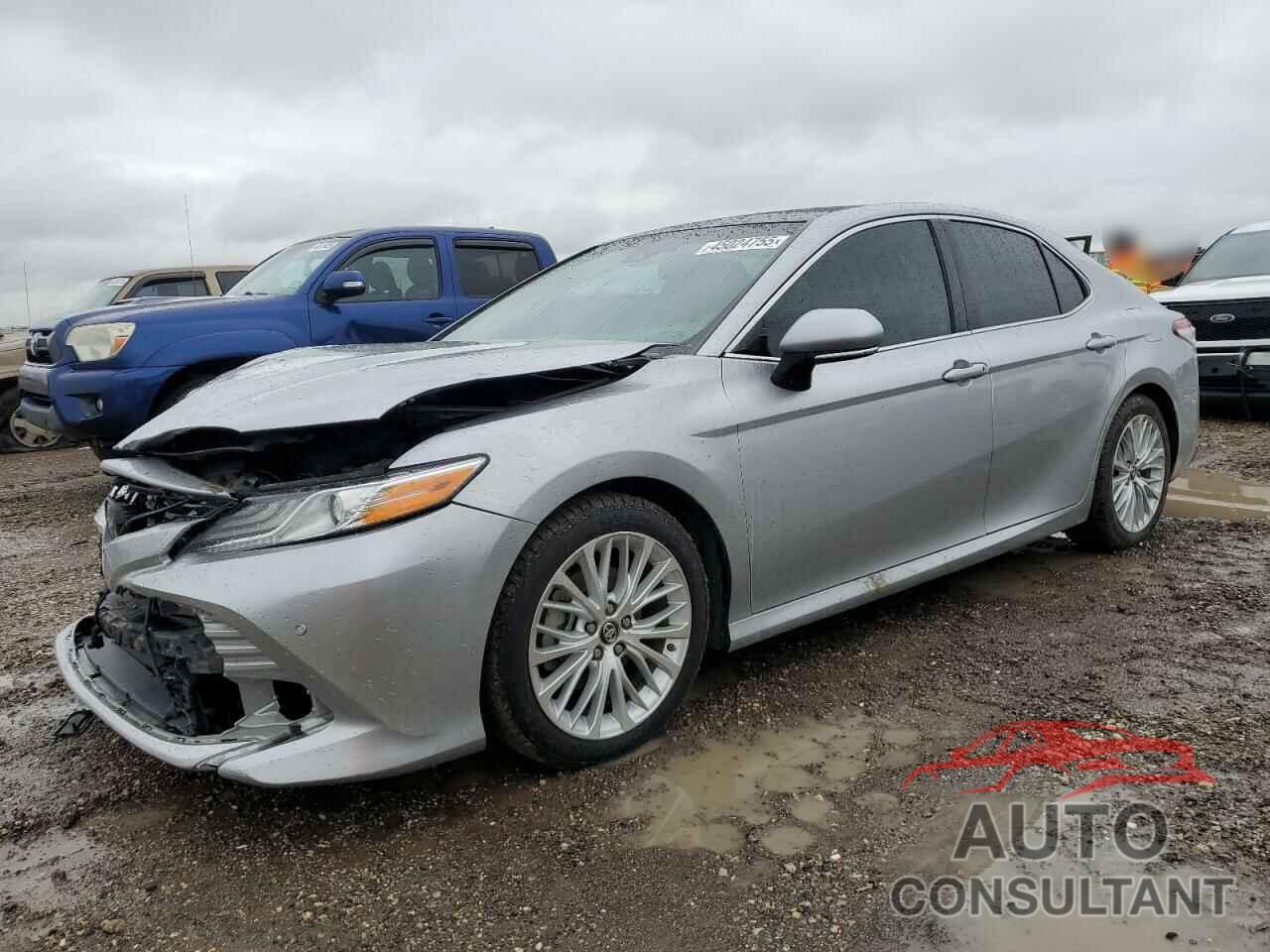 TOYOTA CAMRY 2018 - 4T1B11HK8JU065024