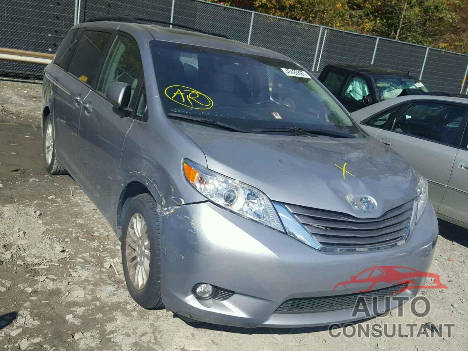 TOYOTA SIENNA 2015 - 5TDYK3DC5FS604166