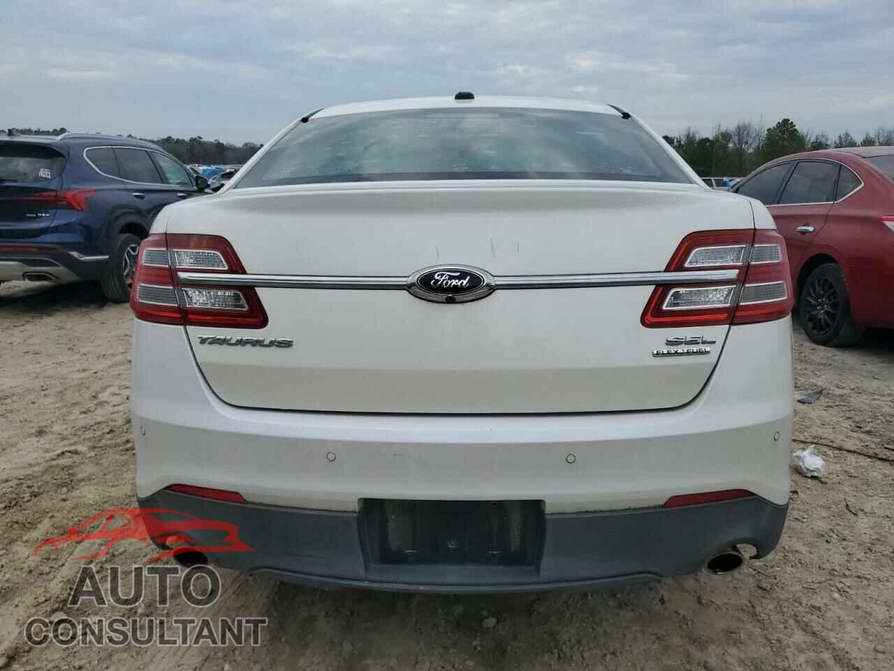 FORD TAURUS 2015 - 1FAHP2E83FG161005