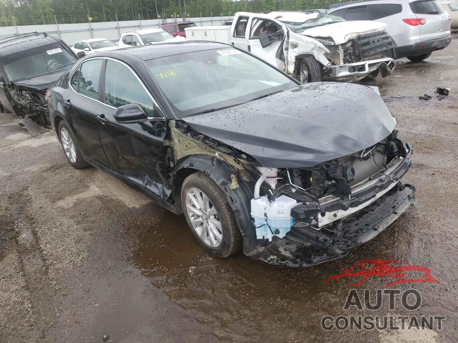 TOYOTA CAMRY 2018 - 4T1B11HK8JU014011