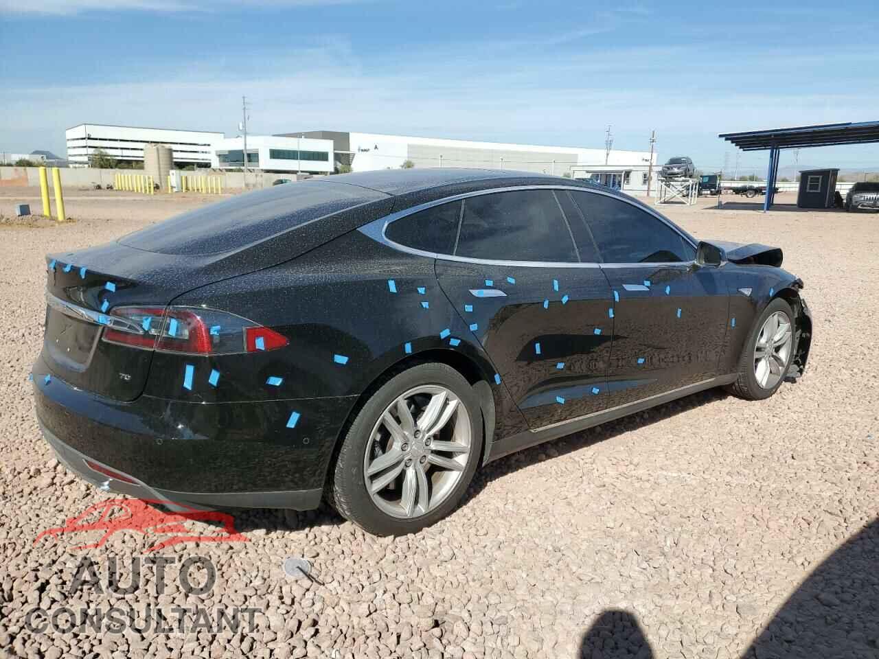TESLA MODEL S 2015 - 5YJSA1E19FF115039