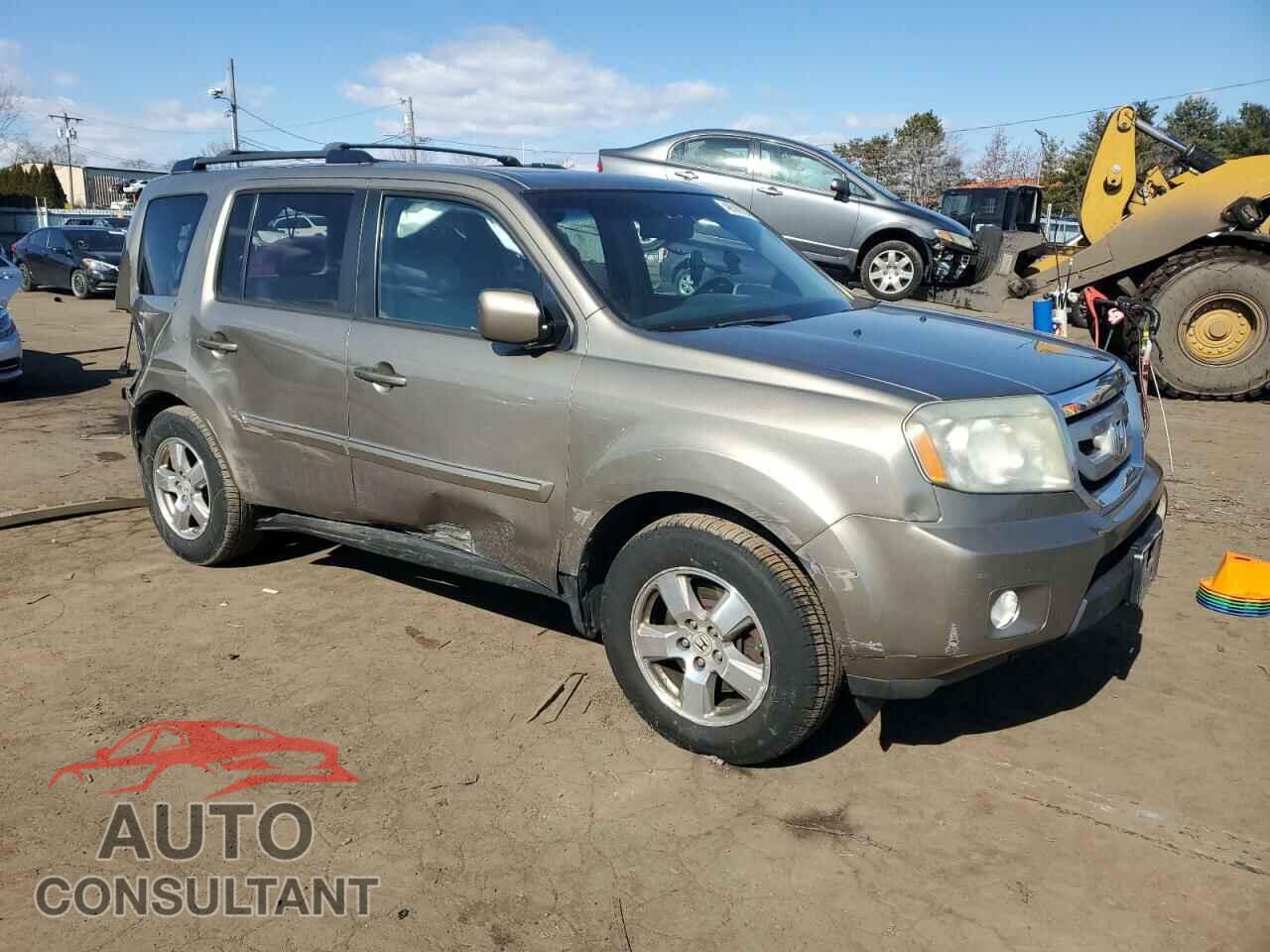 HONDA PILOT 2011 - 5FNYF4H68BB047220