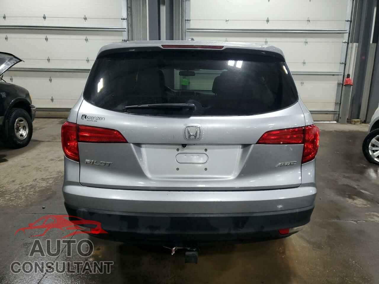 HONDA PILOT 2017 - 5FNYF6H55HB007740