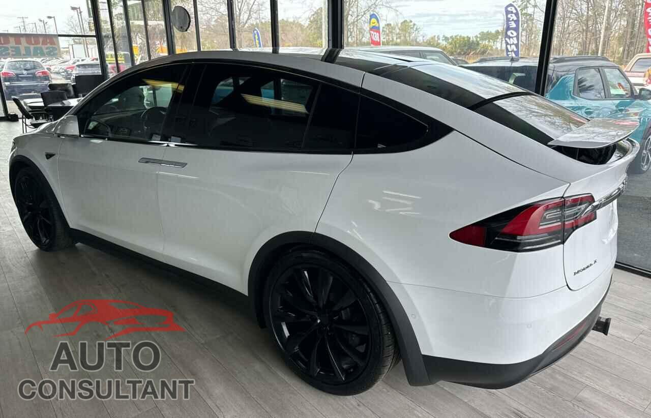TESLA MODEL X 2018 - 5YJXCBE23JF111544