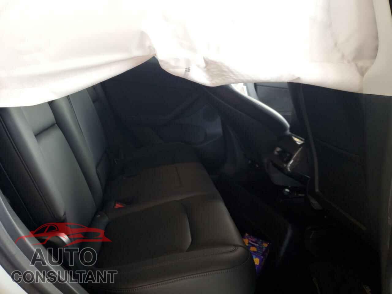 TESLA MODEL Y 2020 - 5YJYGDEE6LF032256