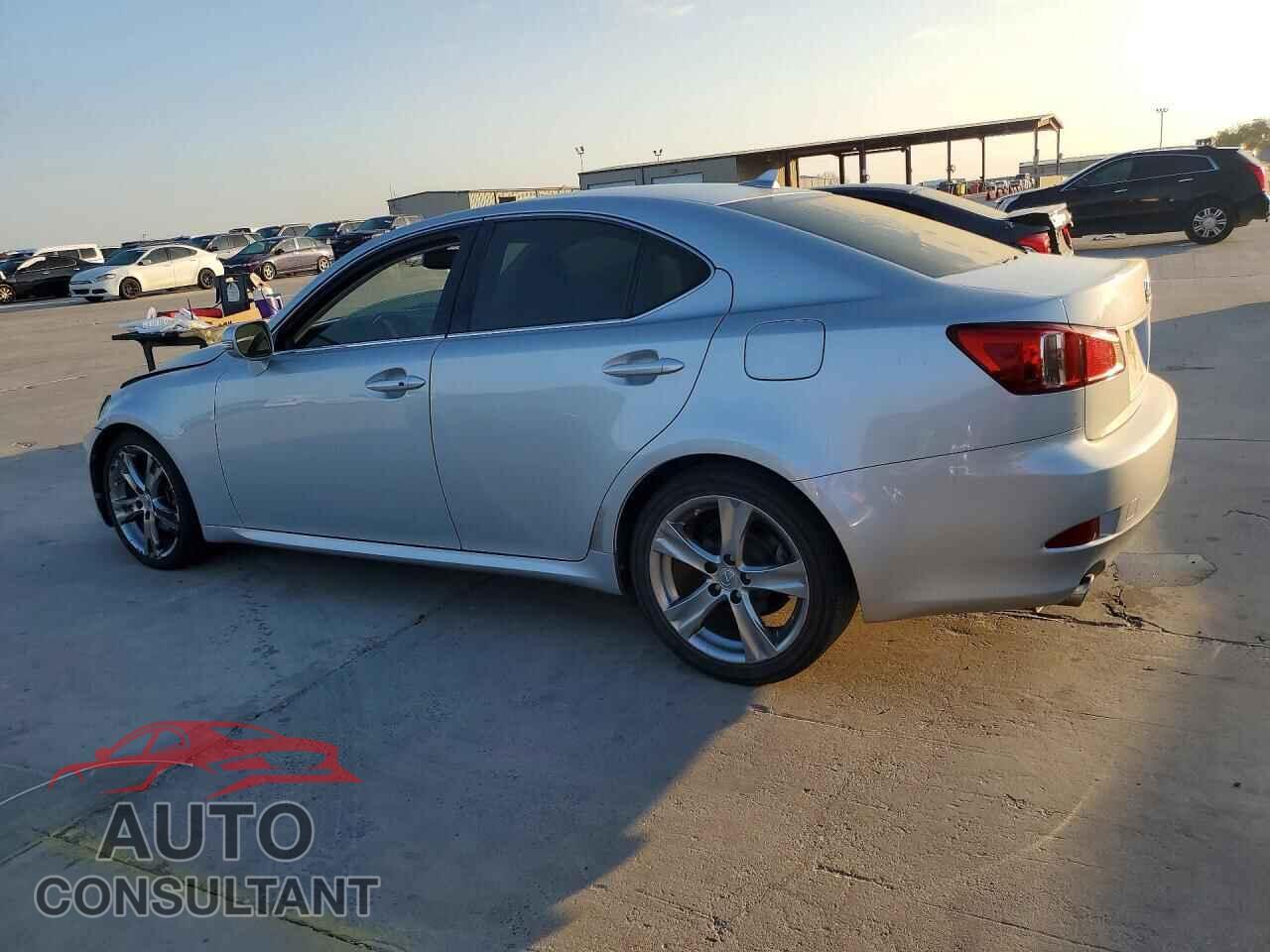 LEXUS IS 2012 - JTHBF5C23C2102420