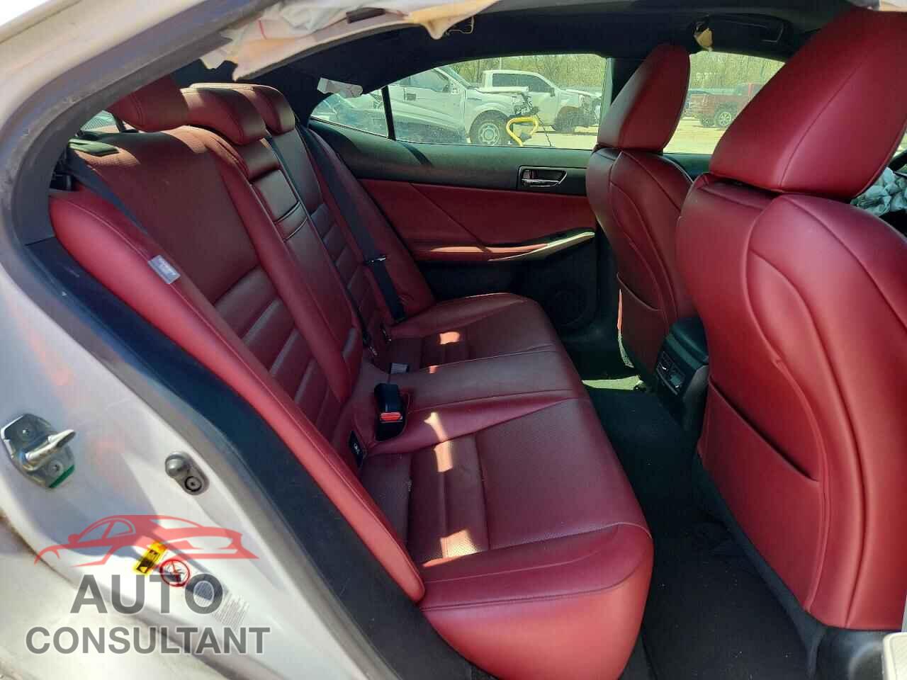 LEXUS IS 2015 - JTHBE1D25F5017253
