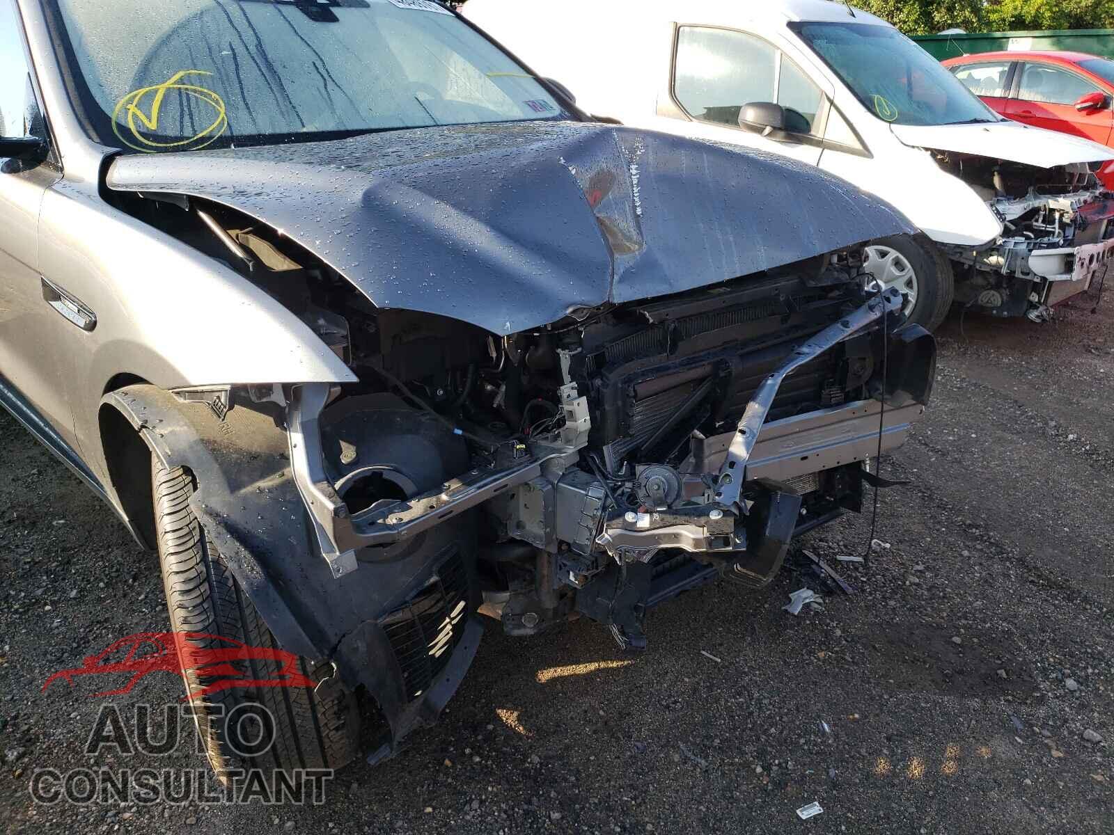 JAGUAR F-PACE 2017 - SADCL2BV6HA896940