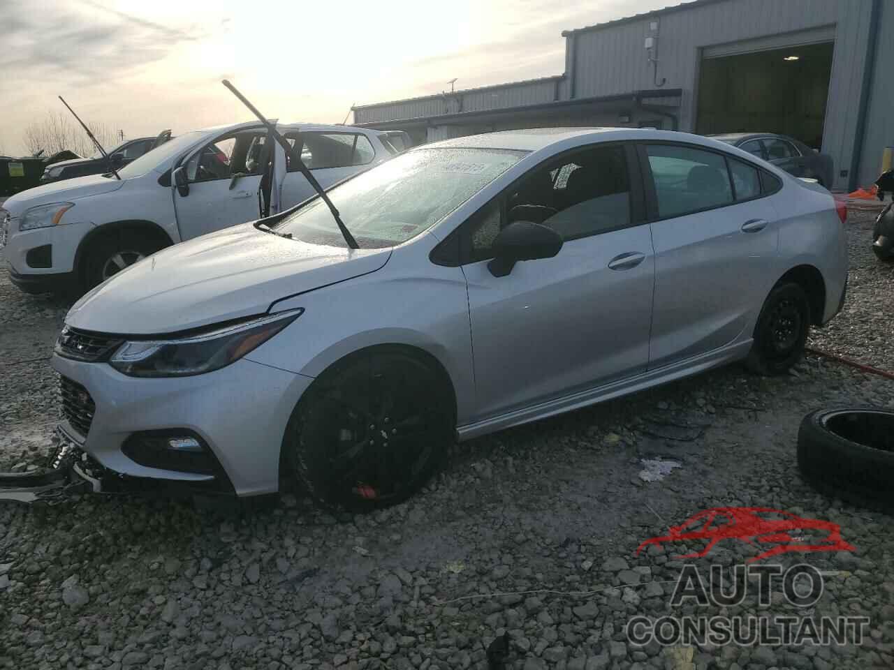 CHEVROLET CRUZE 2018 - 1G1BE5SM7J7104588