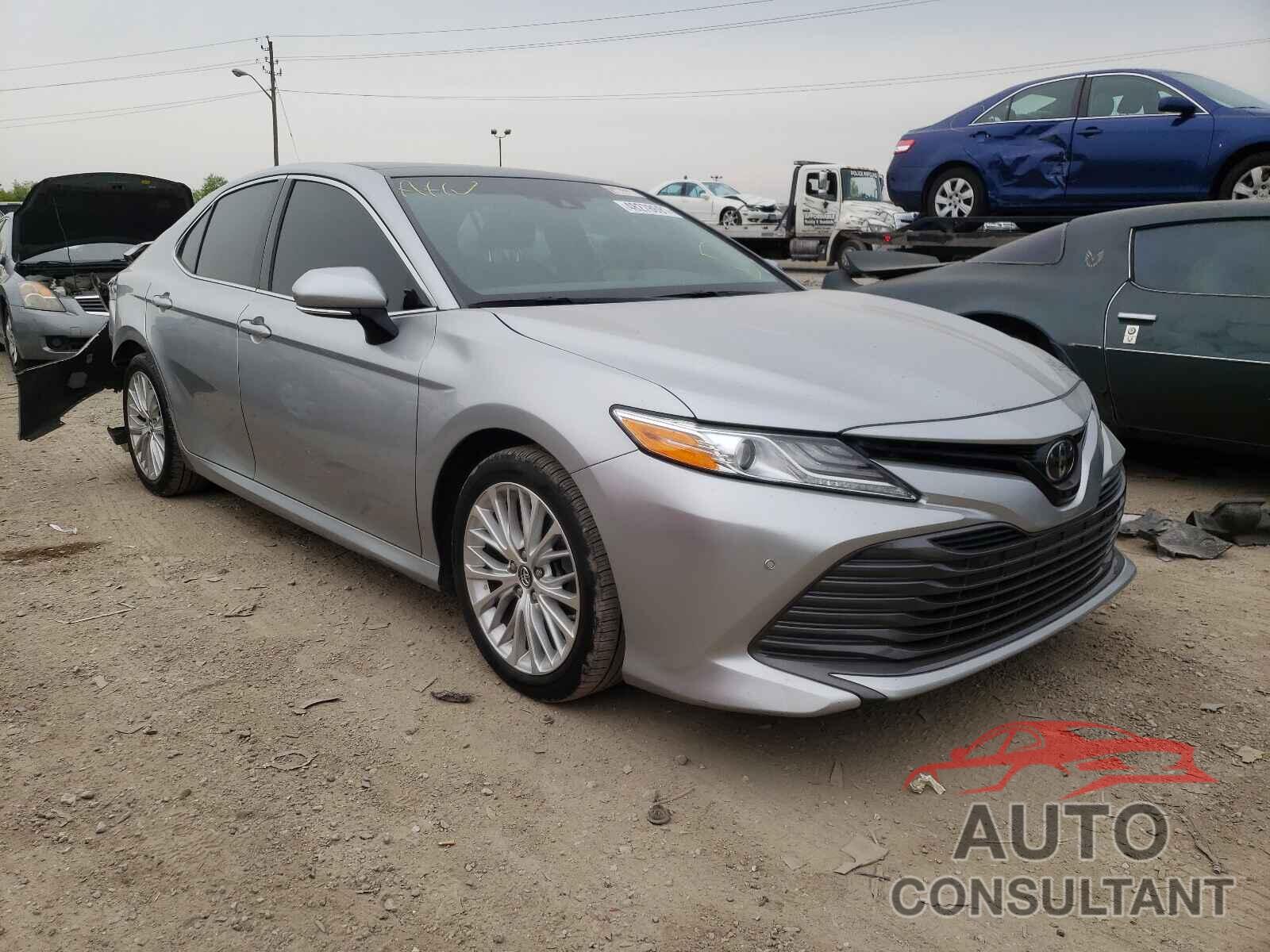 TOYOTA CAMRY 2018 - 4T1B11HK8JU066433