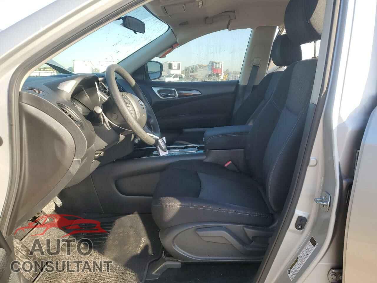 NISSAN PATHFINDER 2017 - 5N1DR2MN2HC623151