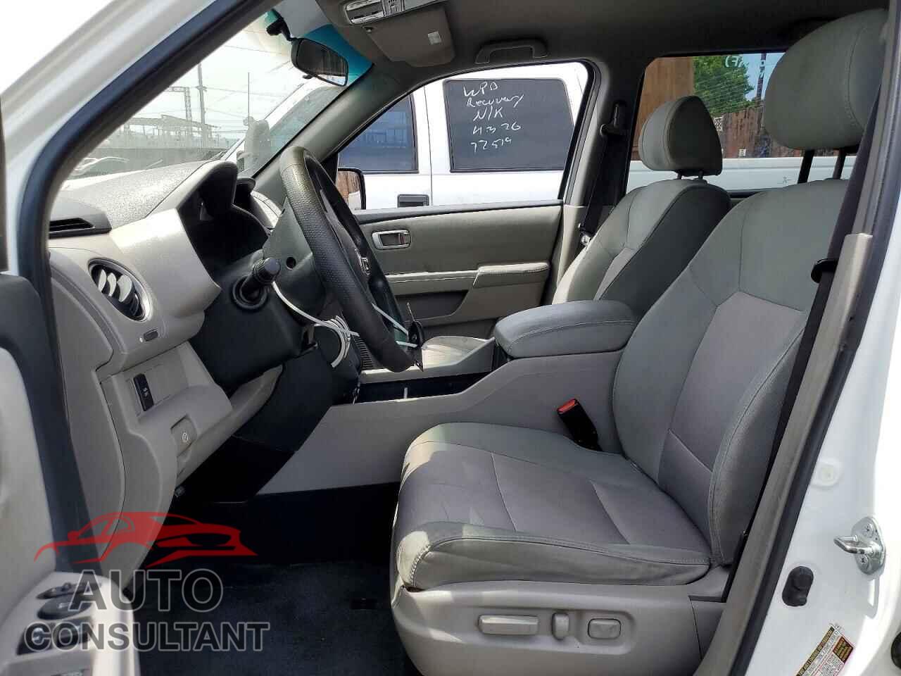 HONDA PILOT 2011 - 5FNYF3H42BB010897