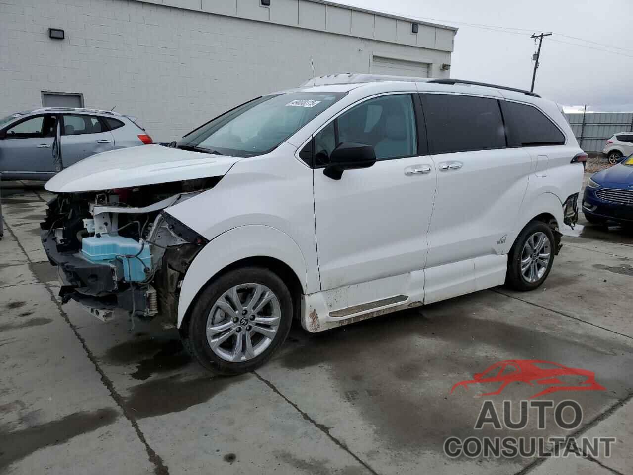 TOYOTA SIENNA 2023 - 5TDDSKFC7PS089050
