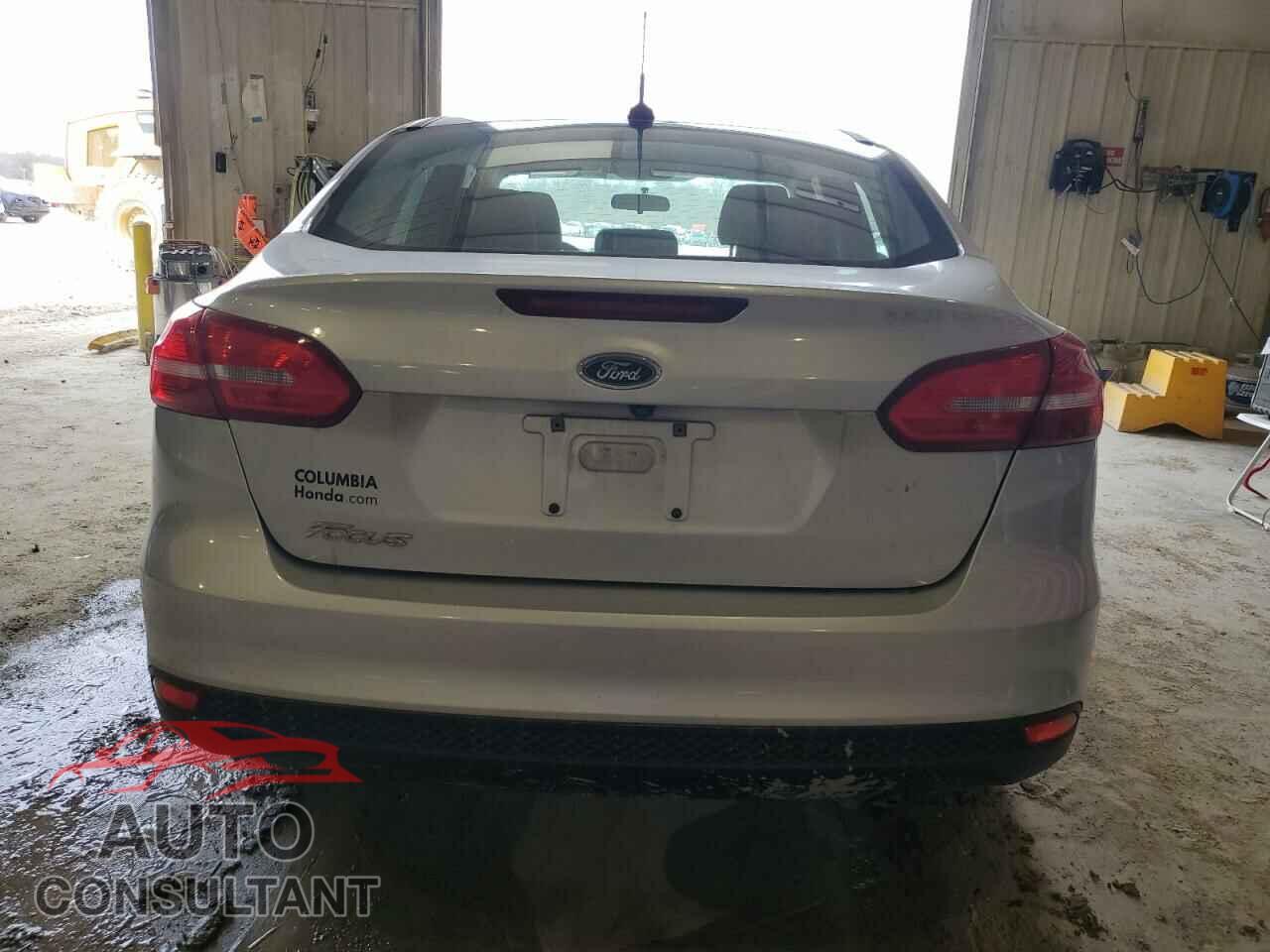 FORD FOCUS 2017 - 1FADP3E22HL299581