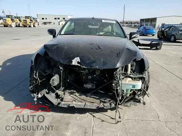 LEXUS IS 2012 - JTHFE2C24C2507432