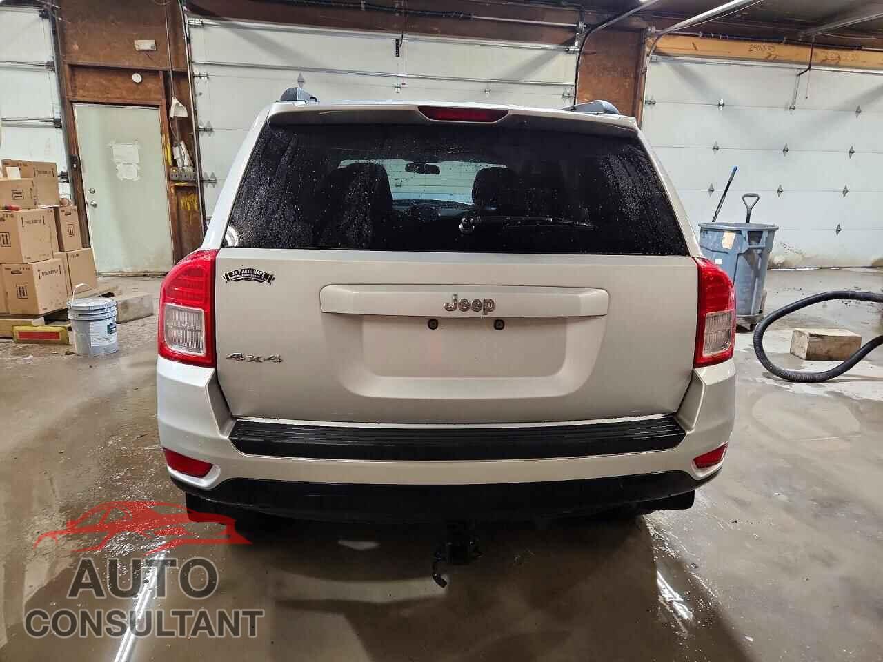 JEEP COMPASS 2011 - 1J4NF1FB5BD244736