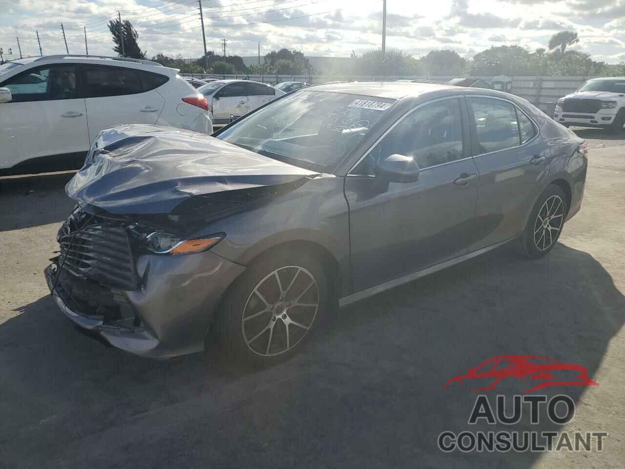 TOYOTA CAMRY 2018 - 4T1B11HK2JU561453
