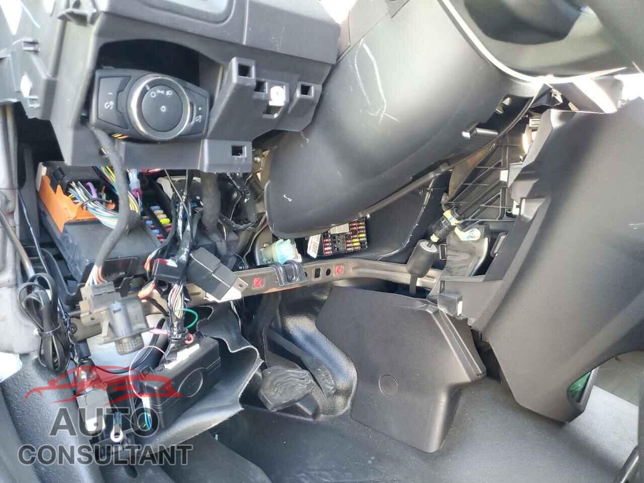 FORD TRANSIT 2018 - 1FTYR2CM1JKB55312