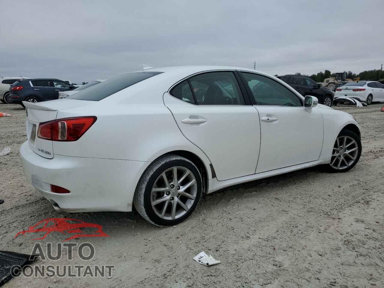 LEXUS IS 2011 - JTHCE5C20B5000786