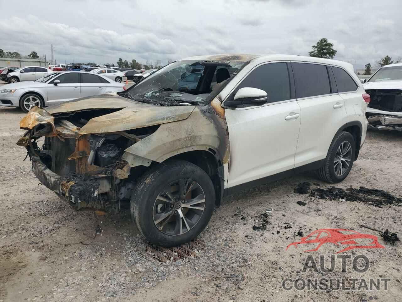 TOYOTA HIGHLANDER 2019 - 5TDZARFH4KS053581