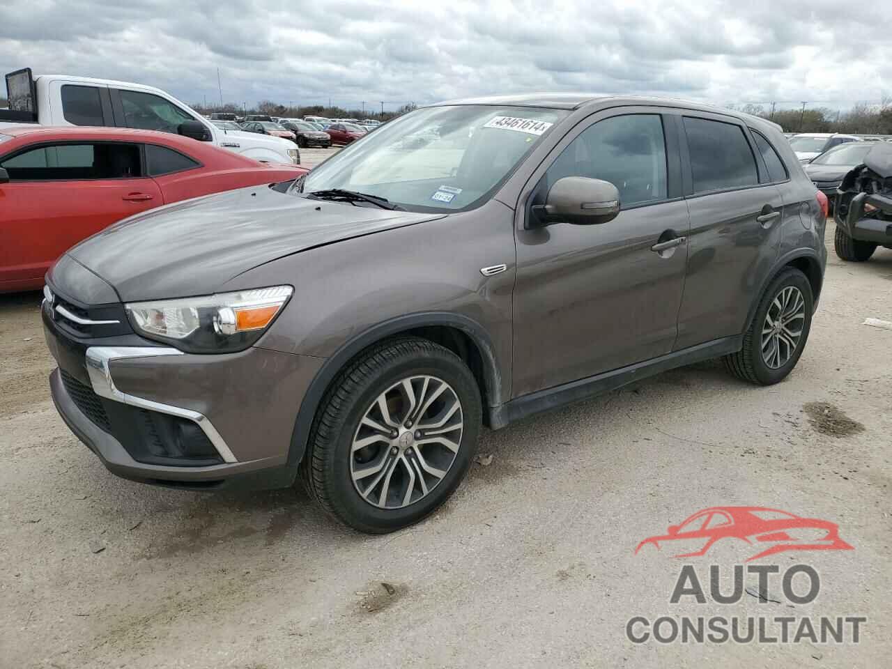 MITSUBISHI OUTLANDER 2018 - JA4AP3AUXJZ015339