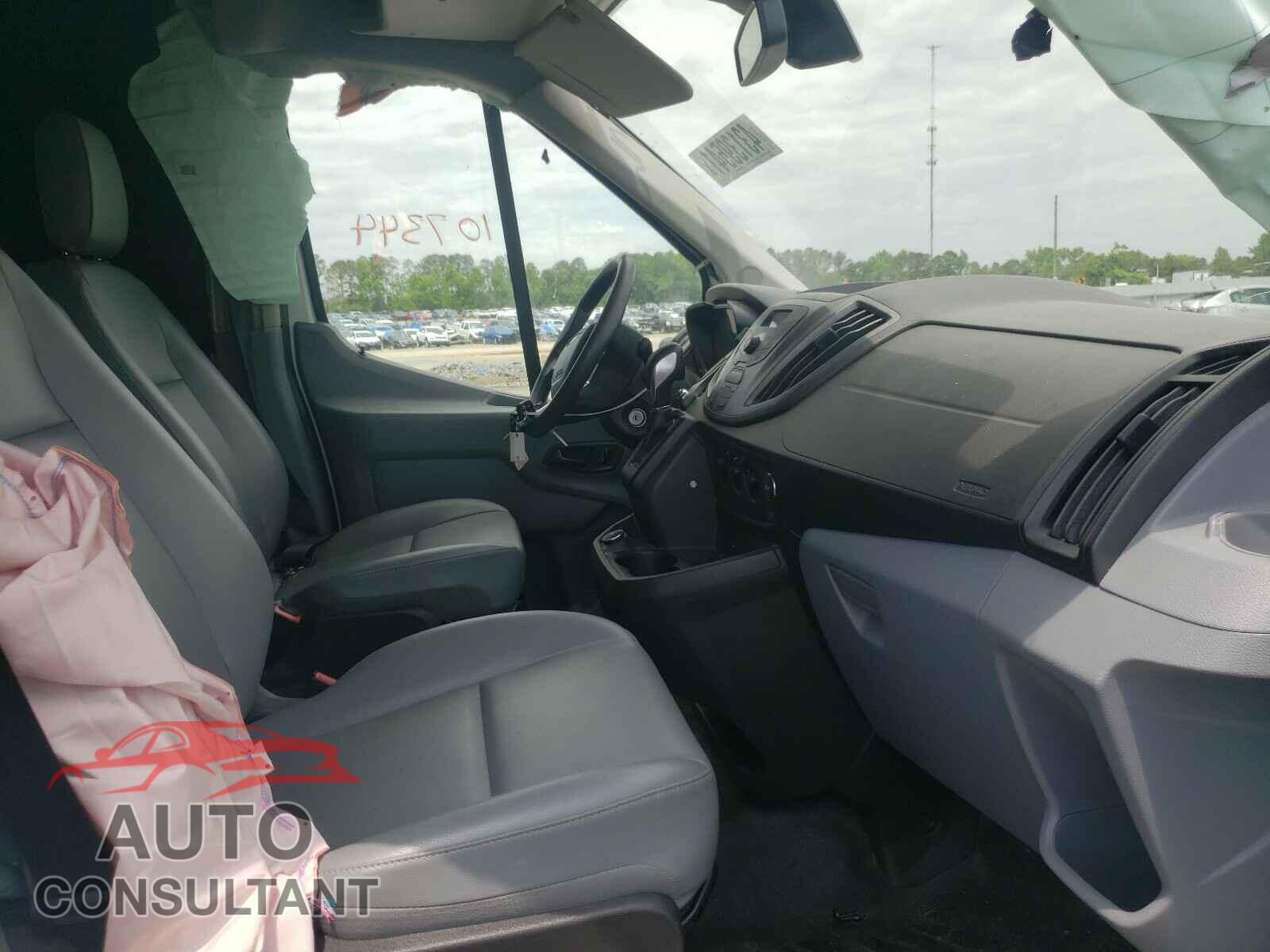 FORD TRANSIT CO 2017 - 1FTYR2CM7HKA04100