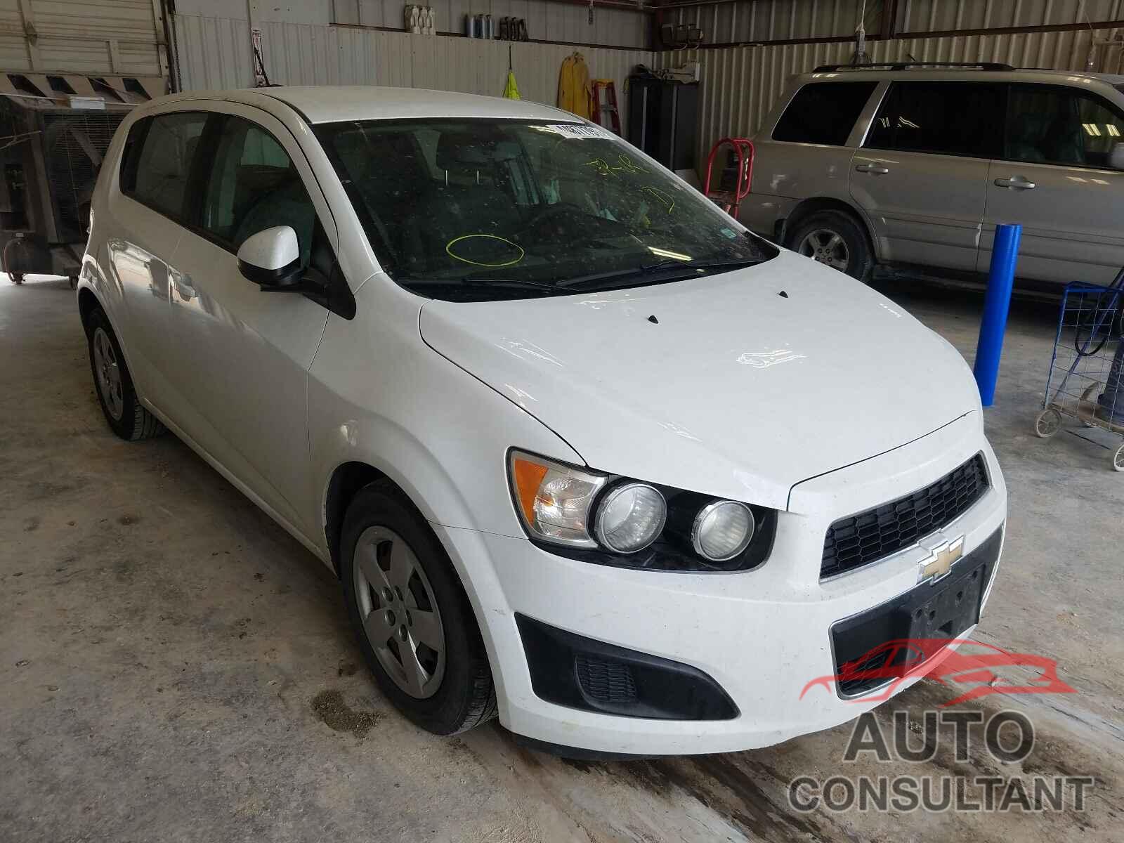 CHEVROLET SONIC 2016 - 1G1JA6SH2G4167141