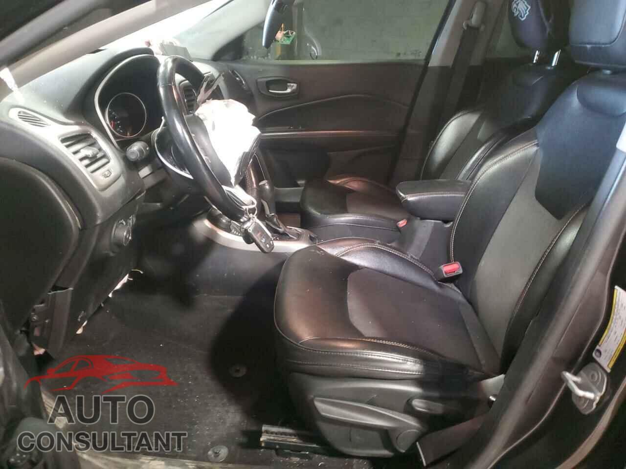 JEEP COMPASS 2019 - 3C4NJDBB2KT834561