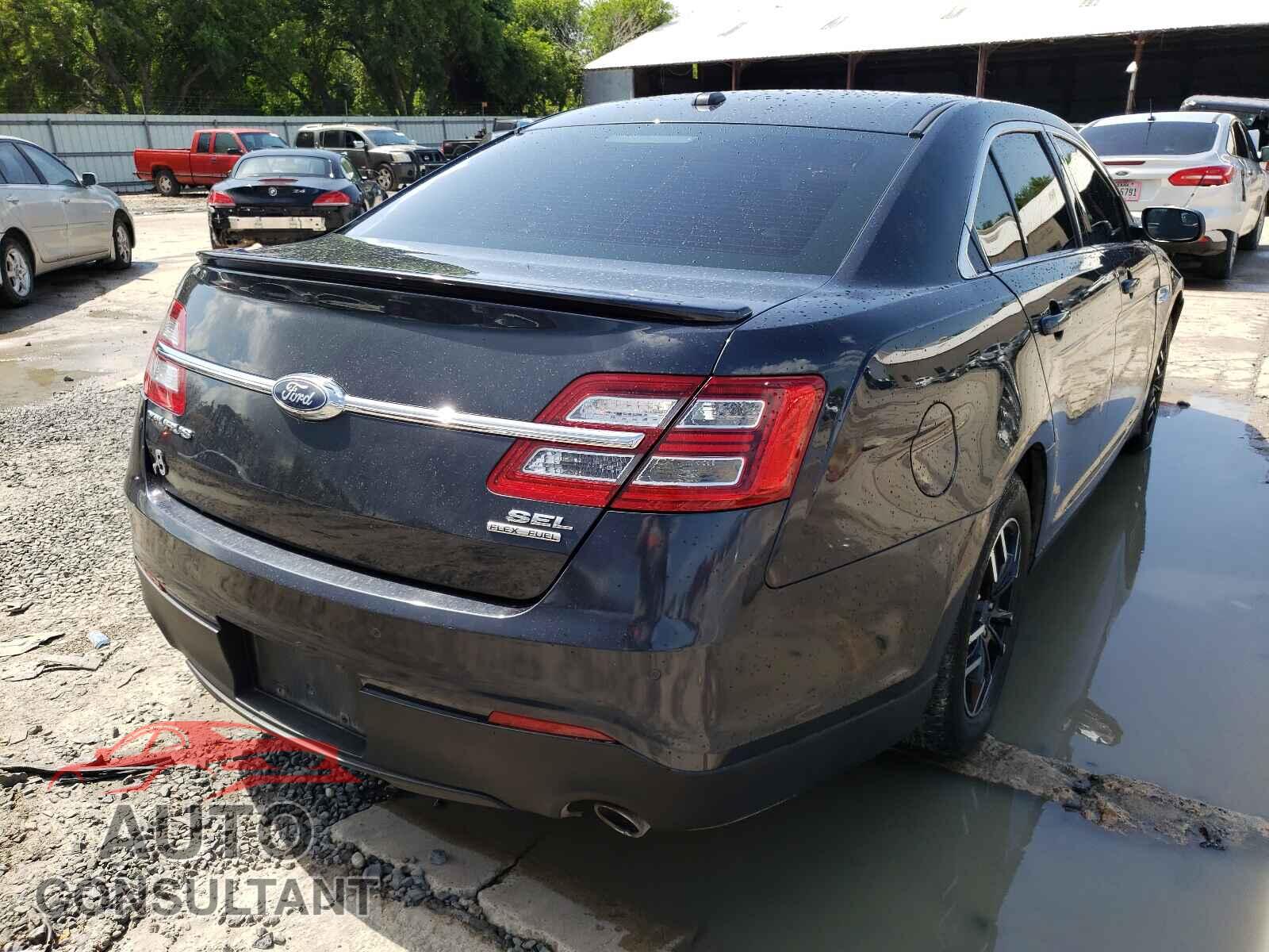 FORD TAURUS 2017 - 1FAHP2E89HG137584