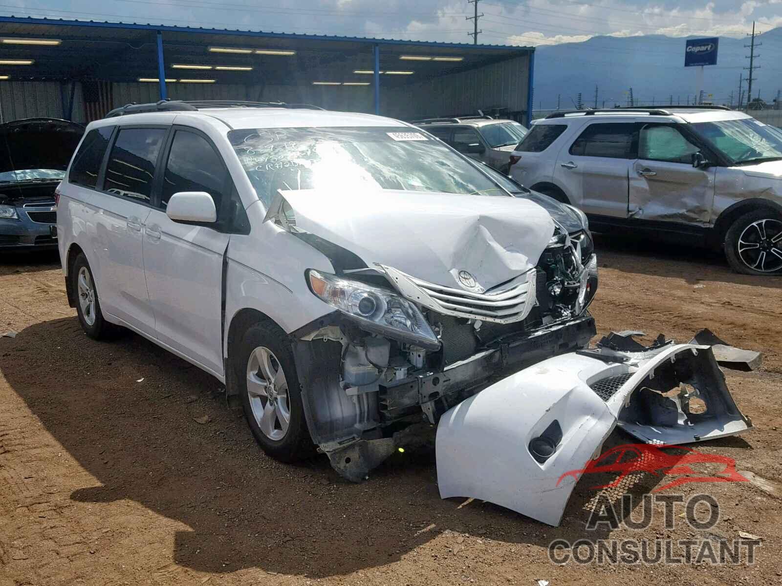 TOYOTA SIENNA LE 2015 - 5TDKK3DC4FS623085