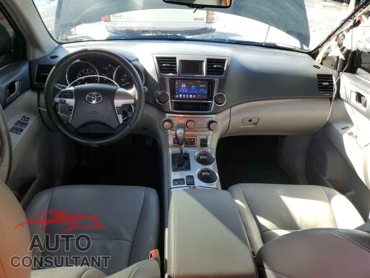 TOYOTA HIGHLANDER 2013 - 5TDBK3EH8DS253640
