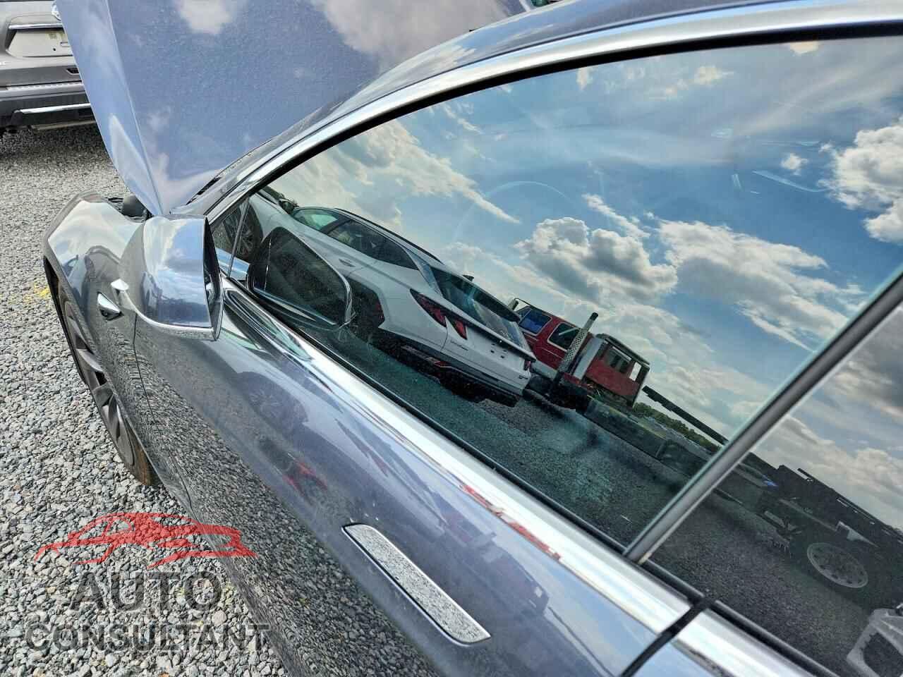 TESLA MODEL S 2019 - 5YJSA1E26KF347228
