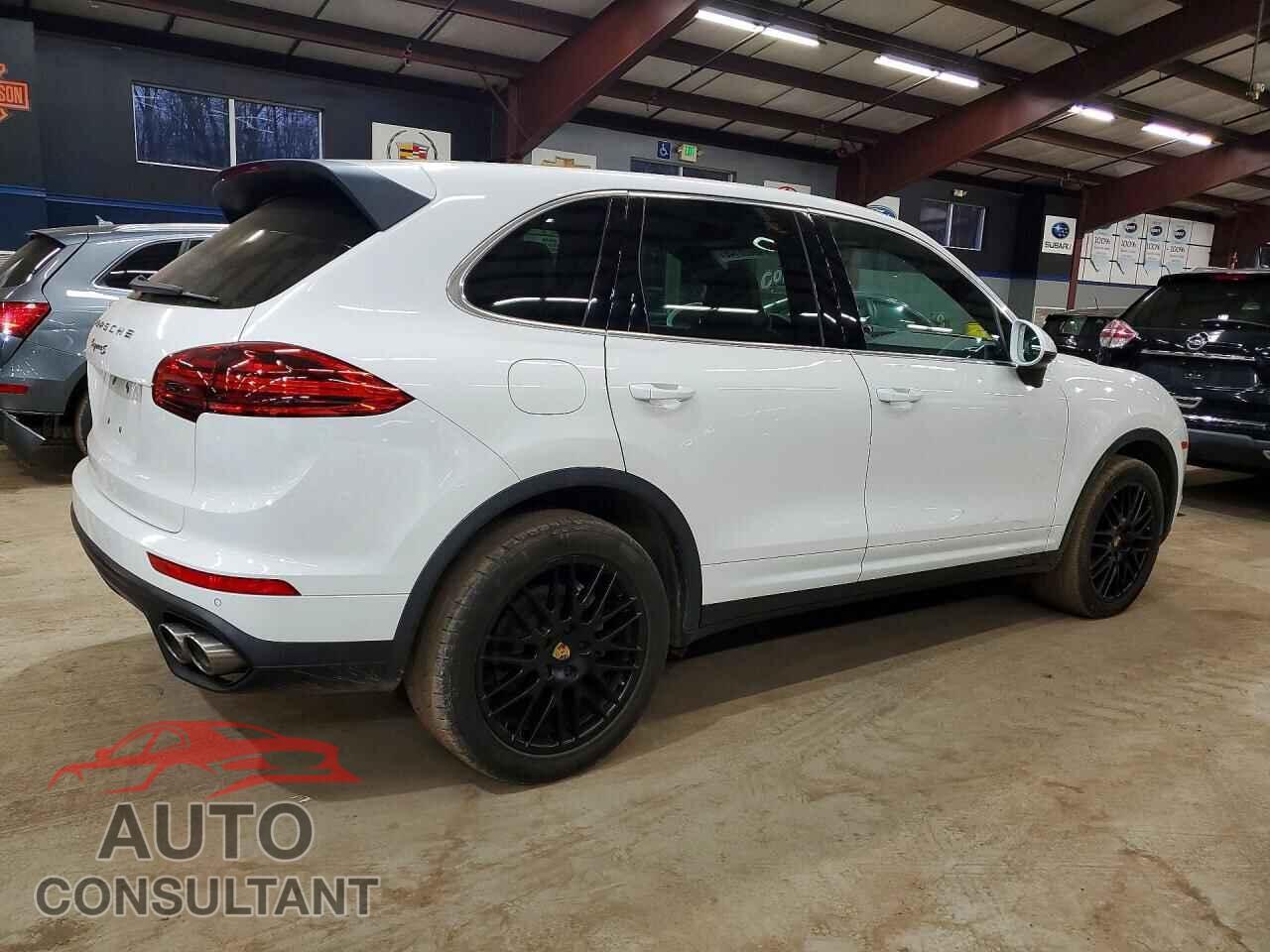 PORSCHE CAYENNE 2017 - WP1AB2A25HLA52775