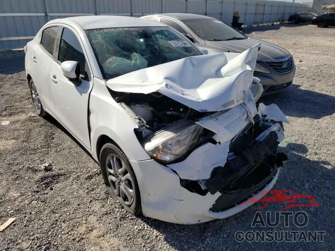 TOYOTA YARIS 2017 - 3MYDLBYV2HY167404