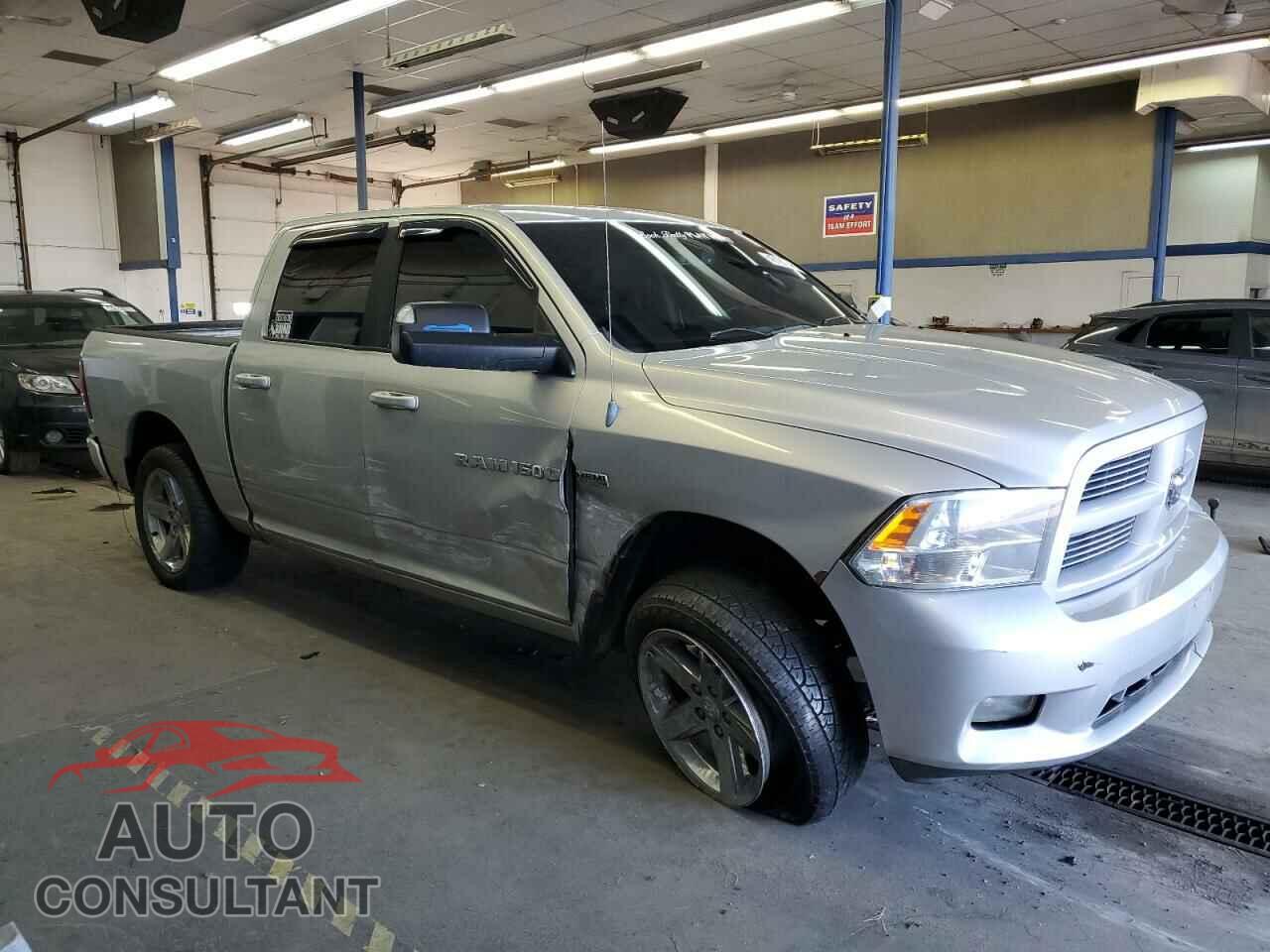 DODGE RAM 1500 2012 - 1C6RD7MT2CS287592