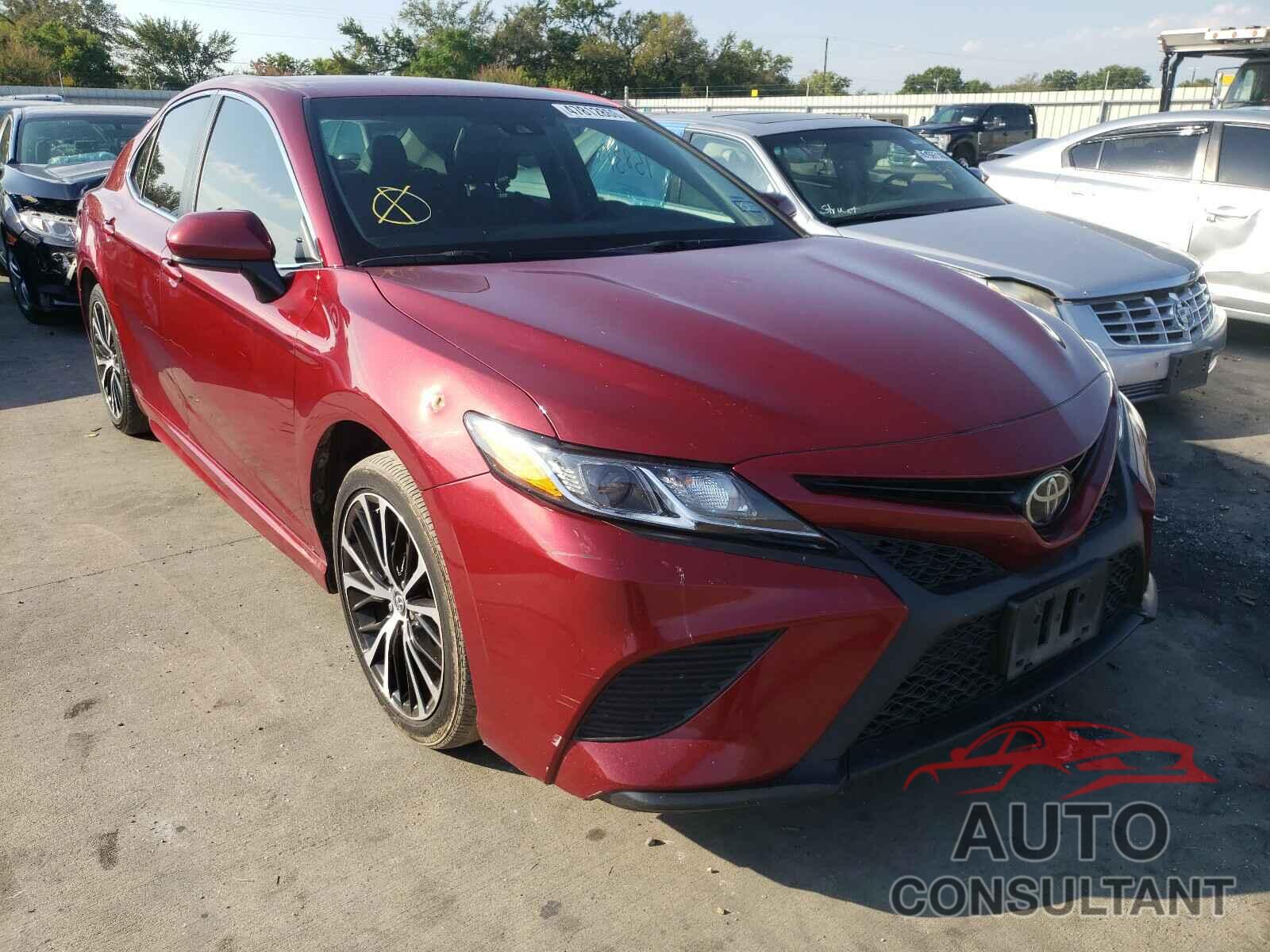 TOYOTA CAMRY 2018 - 4T1B11HK1JU664072