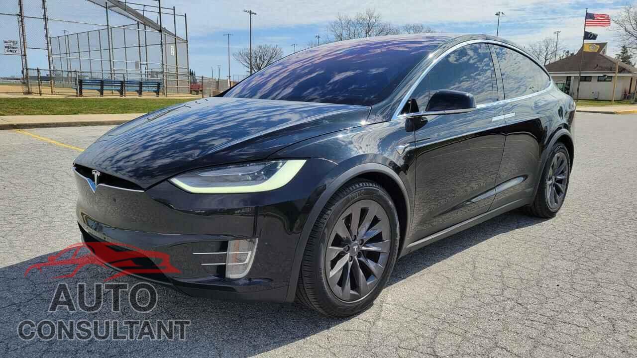 TESLA MODEL X 2017 - 5YJXCDE21HF046103